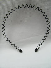 Load image into Gallery viewer, BUNDLE OF 21 GIRLS HAIR ACCESSORIES PONYTAIL BANDS SLIDES, CLIPS &amp; HEAD BANDS UK
