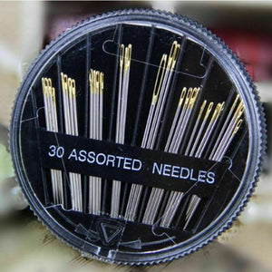 30x ASSORTED DRESS MAKERS TAILORS HAND SEWING NEEDLES IN PLASTIC CASE UK SELLER