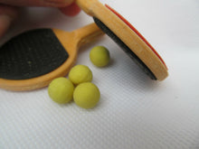 Load image into Gallery viewer, 2x TABLE TENNIS BATS &amp; BALL JAPANESE STYLE RUBBERS ERASERS PARTY BAG GIFT UKSELL
