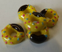 Load image into Gallery viewer, 5 x MINIATURE SMALL TINY YELLOW DONUTS CAKES DOLLS HOUSE SCALE FOOD UK SELLER
