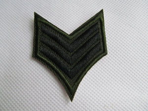 2x FASHION TSHIRT US ARMY CAMOUFLAGE SERGEANT STRIPES IRON SEW ON PATCH UKSELLER