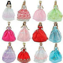 Load image into Gallery viewer, DOLL&#39;S SIZE CLOTHING SET 10x BALL GOWN WEDDING DRESSES 10x SHOES 5x ACCESSORIES
