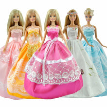 Load image into Gallery viewer, DOLL&#39;S SIZE CLOTHING SET 10x BALL GOWN WEDDING DRESSES 10x SHOES 5x ACCESSORIES
