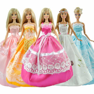 DOLL'S SIZE CLOTHING SET 10x BALL GOWN WEDDING DRESSES 10x SHOES 5x ACCESSORIES