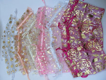 Load image into Gallery viewer, PREMIUM QUALITY ORGANZA GIFT BAGS WEDDING FAVOUR VARIOUS COLOURS 7cmx7cm UK SELL
