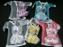 Load image into Gallery viewer, GIRL SINDY DOLL CLOTHING LINGERIE UNDERWEAR BRA KNICKERS &amp; GOWN 3 PIECE SET UK
