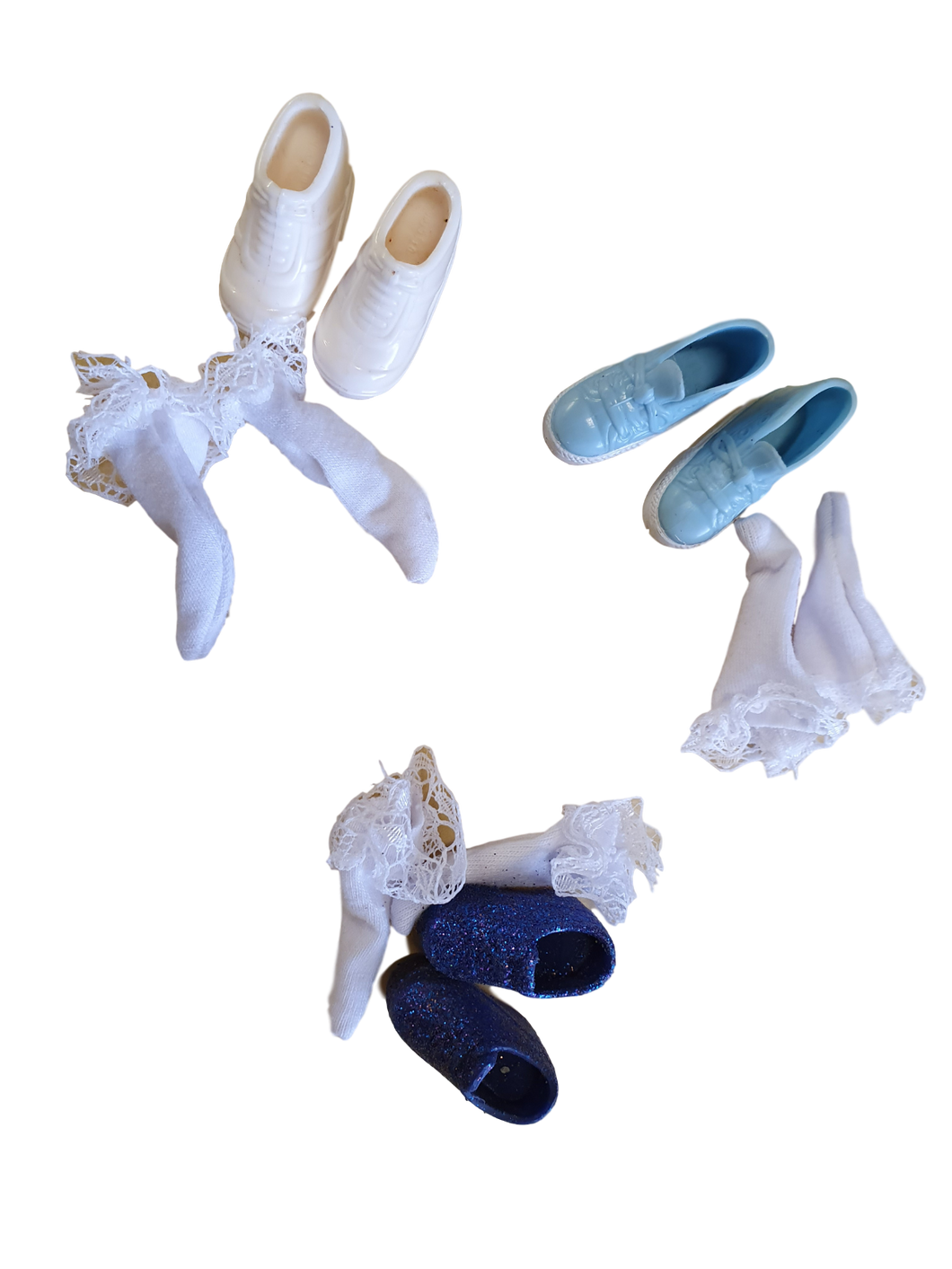 2x COMPATIBLE WITH SINDY DOLL SIZED CLOTHING ACCESSORIES CUTE SHOES & SOCKS