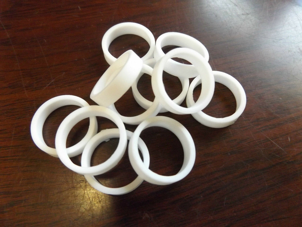 12x COLOURFUL BLACK or WHITE UNISEX FASHION RUBBER SILICONE FINGER BAND RINGS UK