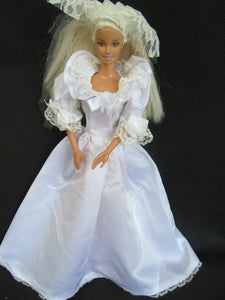 12" SINDY DOLL'S GORGEOUS SIMPLE TRADITIONAL WHITE 2 PIECE WEDDING DRESS & VEIL