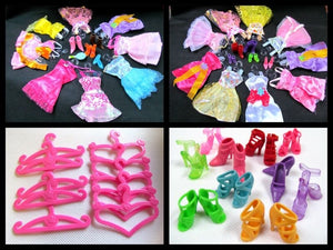 15x DOLLS SIZED ITEMS CLOTHES 5x DRESSES 5x SHOES/BOOTS & 5x HANGERS FREE UK P&P