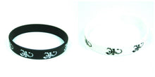 Load image into Gallery viewer, UNISEX MENS BLACK WHITE SCORPION GOTH RUBBER SILICONE WRIST BRACELET BAND UKSELL
