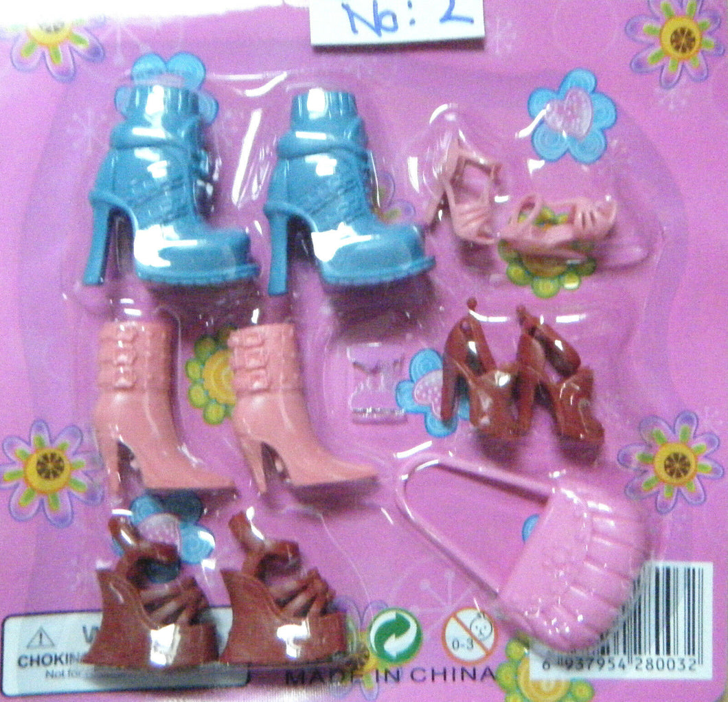 DOLL'S SIZED CLOTHING ACCESSORIES ONE SET OF SHOES BOOTS & ACCESSORIES UK SELLER