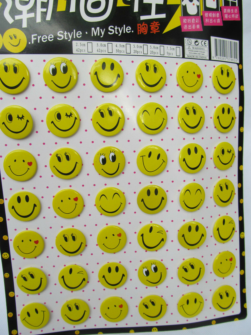 PACK OF 42 YELLOW SMILEY HAPPY FACE FASHION  BADGES 30mm GIFT PARTY BAG UKSELLER
