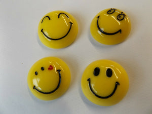 SET OF 4 BADGE STYLE NOVELTY SMILEY FACE FRIDGE MAGNETS 3cm GIFT IDEA UK SELLER