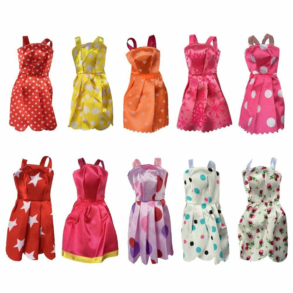 36 or 15 PIECES DOLL'S SIZE DRESSES, SHOES & HANGERS CLOTHES SET UKSELL FREE P&P
