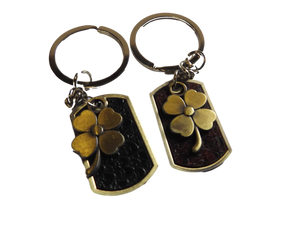 SET OF 2 UNISEX FRIENDSHIP IRISH 4 LEAF CLOVER FACE KEYRINGS GIFT IDEA UK SELLER