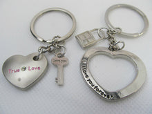Load image into Gallery viewer, LOVERS COUPLES VALENTINE GIFT IDEA ENTWINED HEART LOCK &amp; KEY KEYRING UK SELLER
