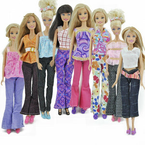 5x DOLL'S SIZED CLOTHING JEANS TOP BLOUSE SHIRT OUTFITS, 5 SHOES 5 HANGERS