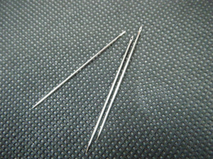 30x ASSORTED DRESS MAKERS TAILORS HAND SEWING NEEDLES IN PLASTIC CASE UK SELLER