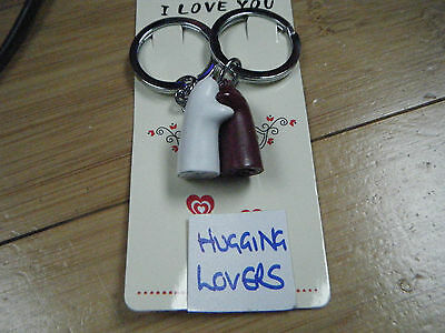 LOVERS SET OF 2 NOVELTY MALE & FEMALE BOY HUGGING LOVERS LOVE YOU KEYRINGS GIFT