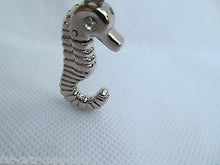 Load image into Gallery viewer, METAL SILVER TONE SEA HORSE FISH COLLECTABLE KEYRING CHARM GIFT IDEA UK SELLER
