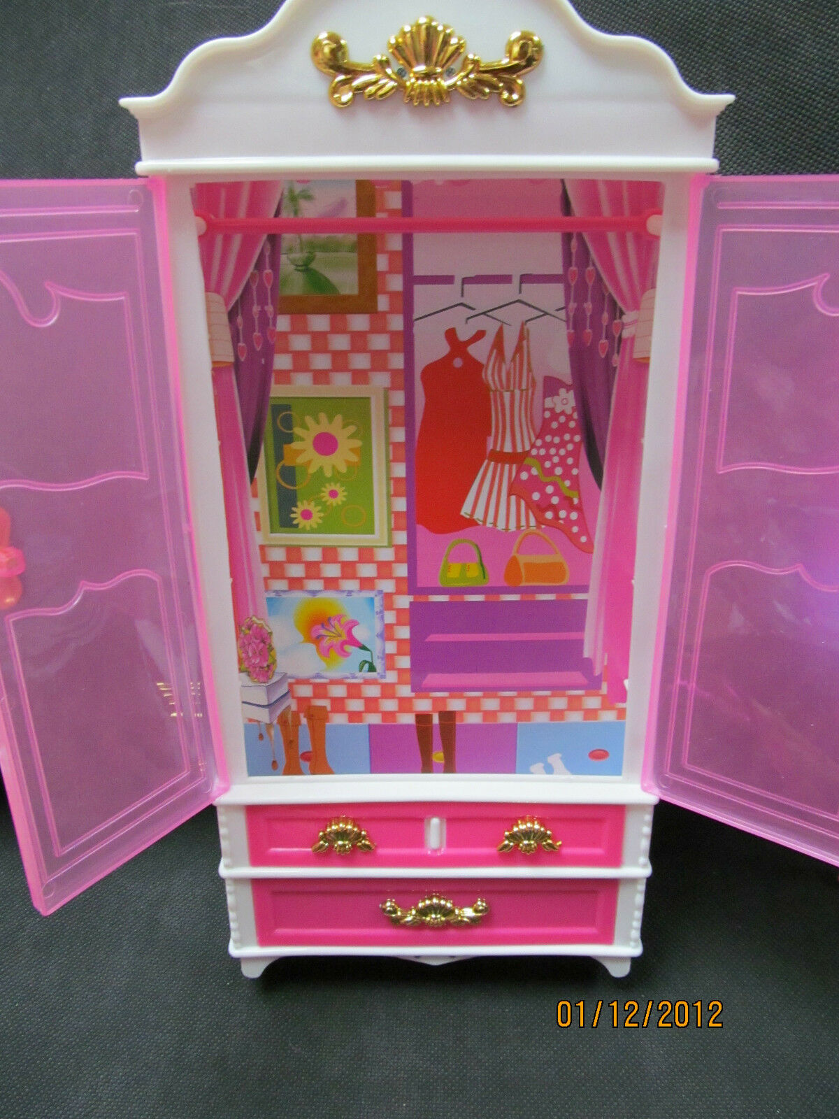 LOVELY PINK BARBIE SINDY DOLL SIZED PLASTIC BEDROOM or LIVING FURNITUR Fatcatz copy catz