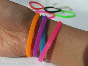 Set of 8 Slim Unisex Silicone Fashion Bands Bracelets Friendship 0.5cm UK Seller