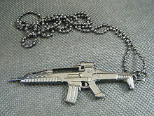 Load image into Gallery viewer, METAL REPLICA XM8 U.S. MILITARY ASSAULT RIFLE MACHINE GUN NECKLACE UK SELLER
